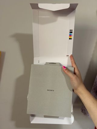 Auriculares SONY inalámbricos beige