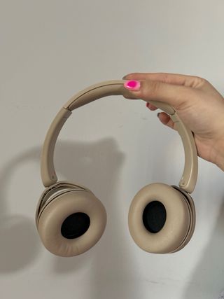 Auriculares SONY inalámbricos beige