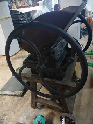 Estrujadora/Despalilladora vino antigua