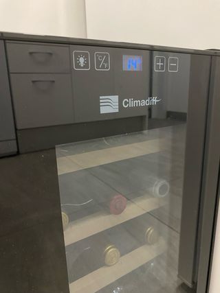 Vinoteca Climadiff 12 botellas (modelo CC12F)