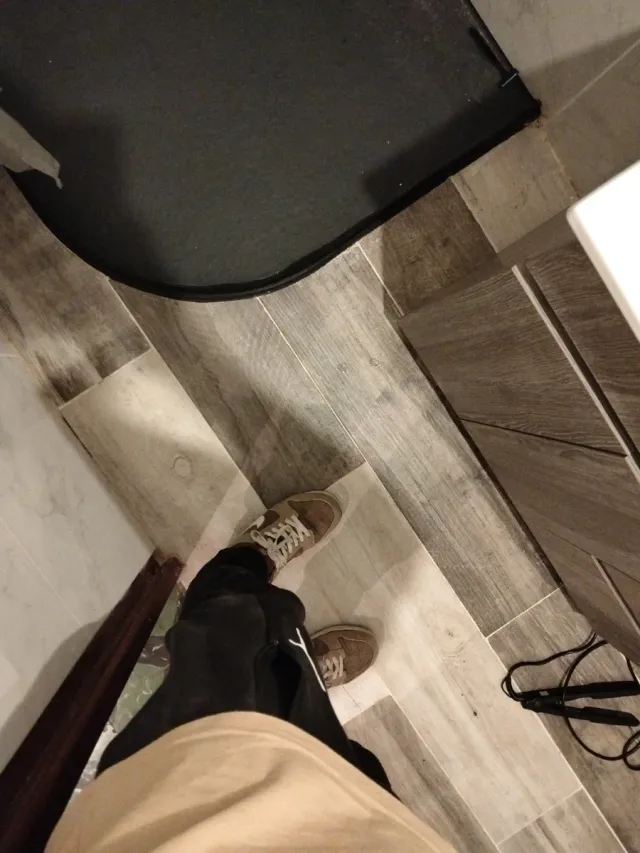 Pavimento porcelánico efecto madera 24x82