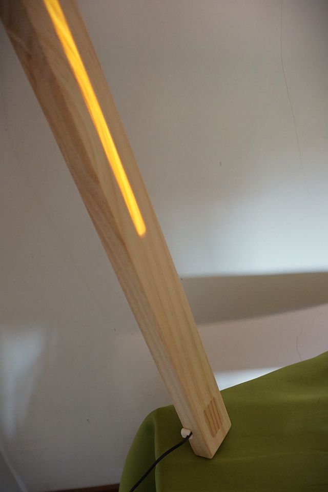 Lámpara artesanal madera maciza