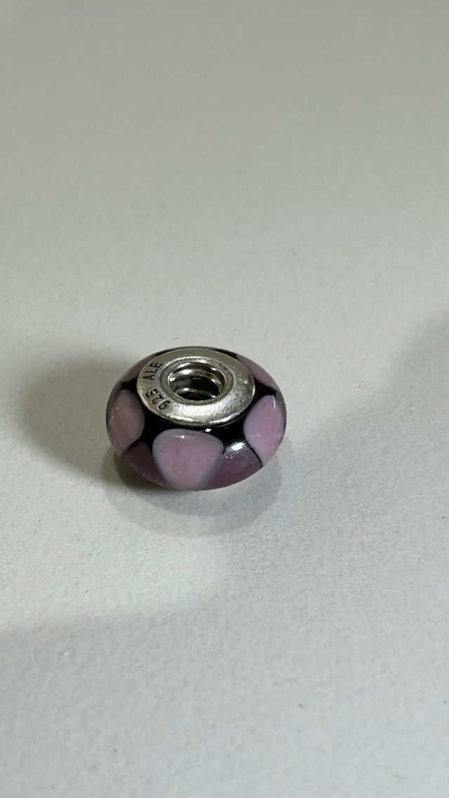 Charm Pandora morado y rosa