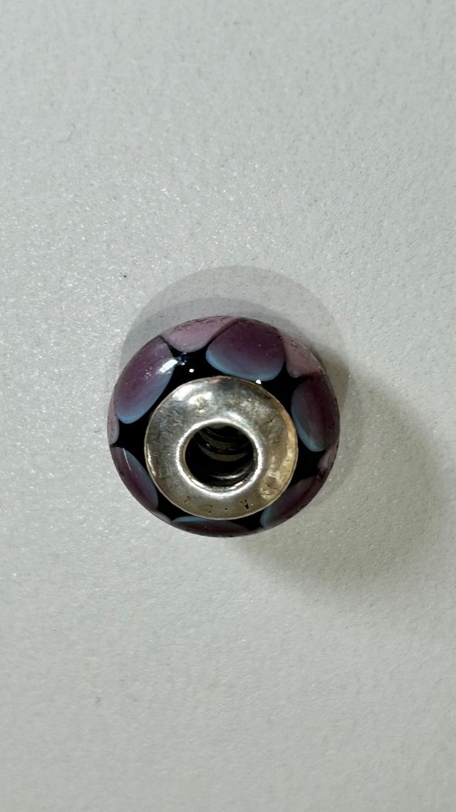 Charm Pandora morado y rosa