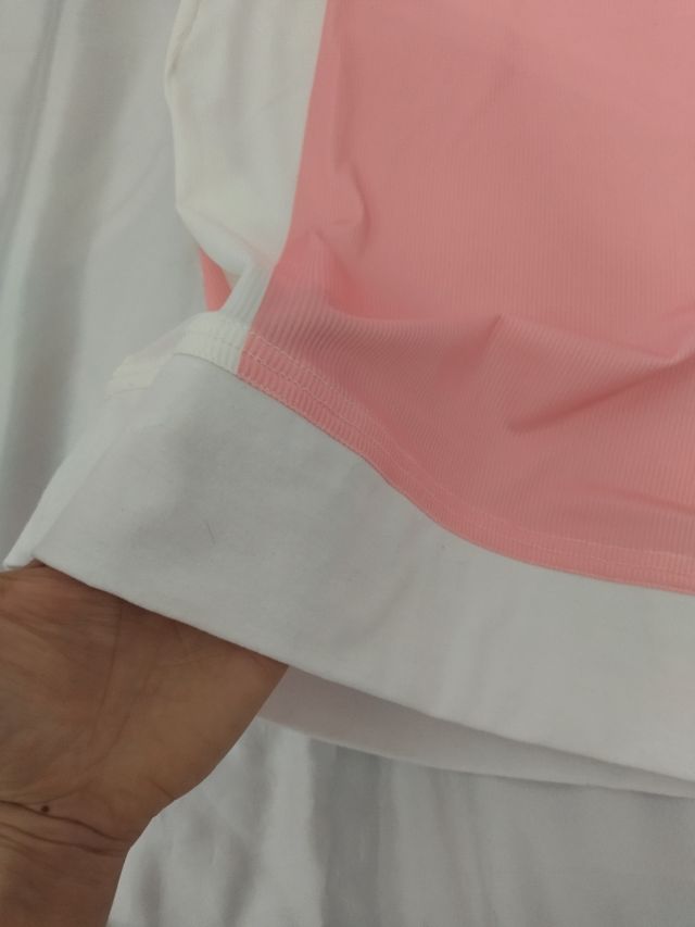 Vestido deportivo rosa y blanco