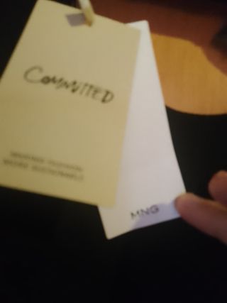 Mono MANGO nuevo con etiquetas, sin mangas.