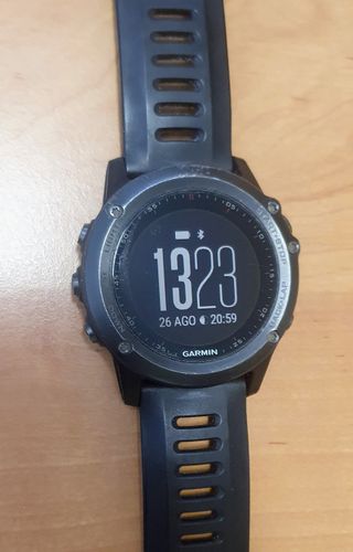 Garmin Fenix 3 con cable de carga