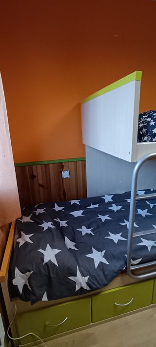 Litera infantil madera-metal verde-naranja