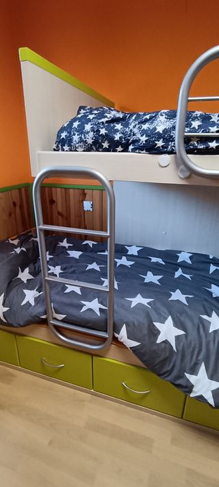 Litera infantil madera-metal verde-naranja