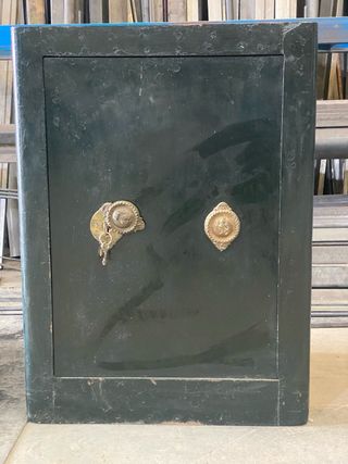 Caja fuerte antigua