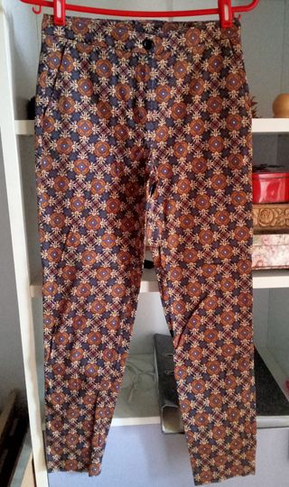 Pantaloni donna stile sigaretta