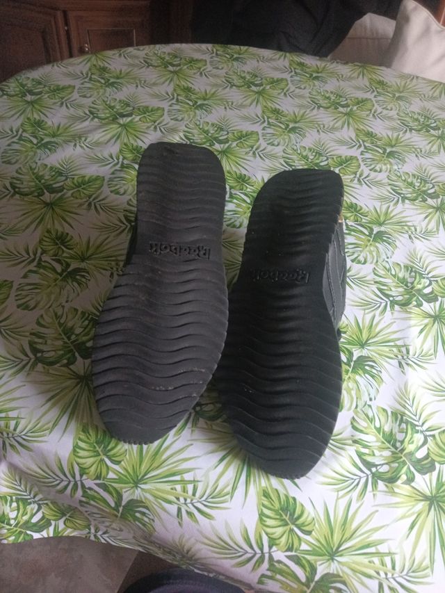 Zapatillas Reebok Classic - Negras y Doradas