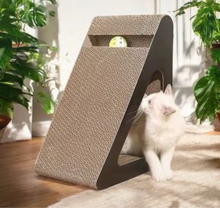 Tiragraffi in cartone spesso e legno con pallina