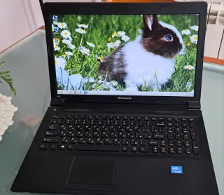 Portátil Lenovo negro