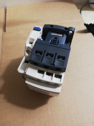 Contattore Telemecanique LC1D09 LAD8N11 telerotore