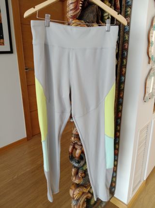 Leggins deportivos grises