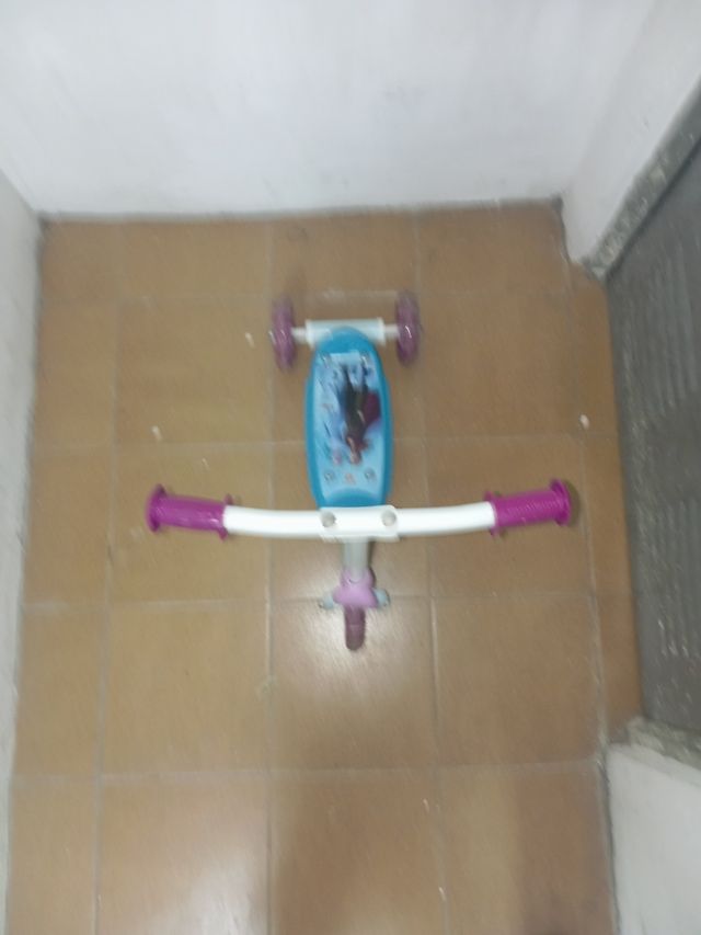 Patinete Disney Frozen infantil, Nuevo.