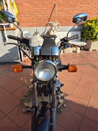 Honda CB250 Two Fifty - Moto