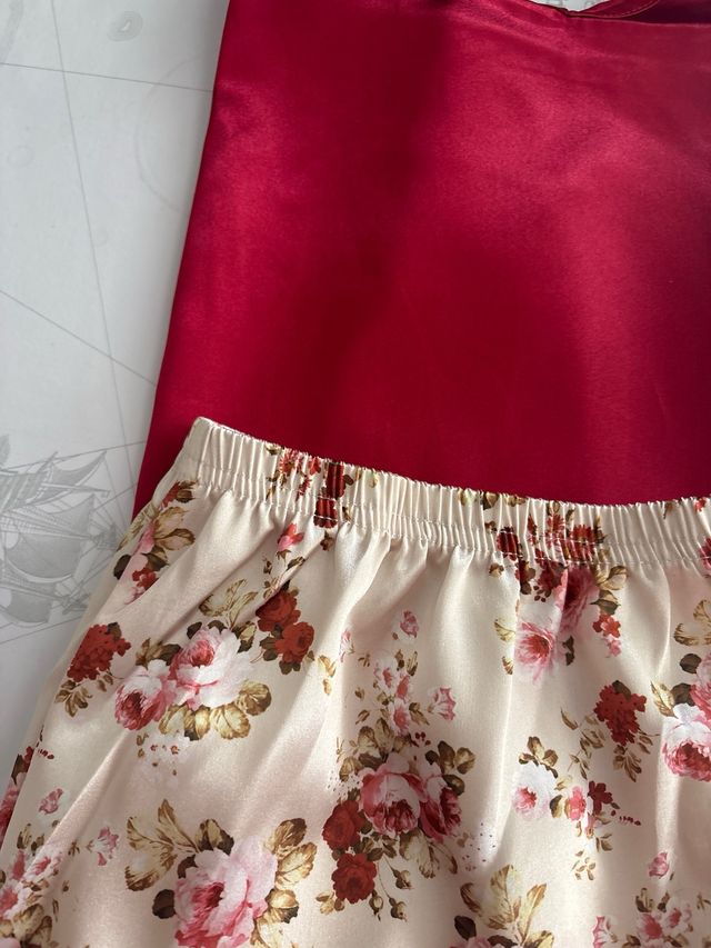 Pijama satén rojo y beige - 2 piezas