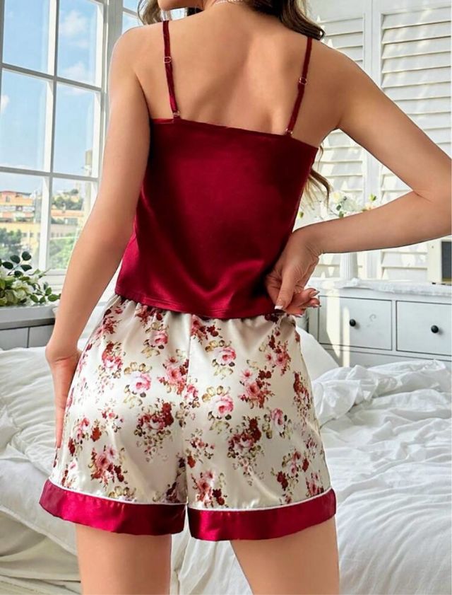 Pijama satén rojo y beige - 2 piezas