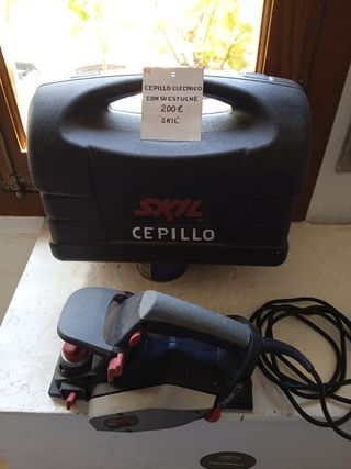 Cepillo eléctrico Skil para maderas + estuche