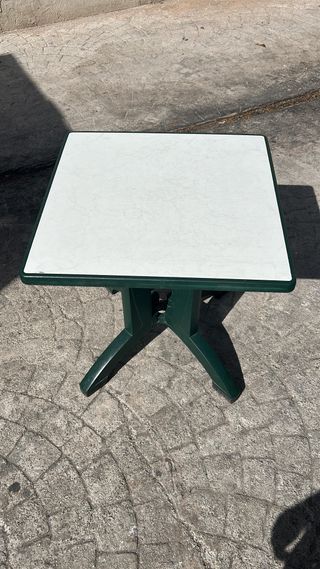 Mesa plástico terraza - verde y blanca