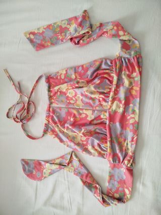 Top corto floral multicolor