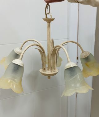 Lámpara 5 tulipas metal blanco roto