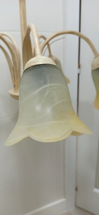 Lámpara 5 tulipas metal blanco roto