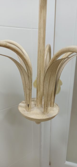 Lámpara 5 tulipas metal blanco roto