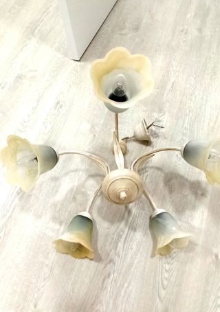 Lámpara 5 tulipas metal blanco roto