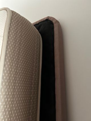 Colchón y base tapizada