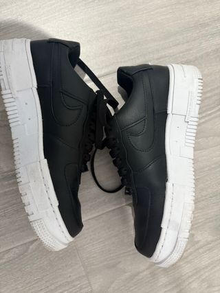 Nike Air Force 1 Pixel 38.5 - Negras