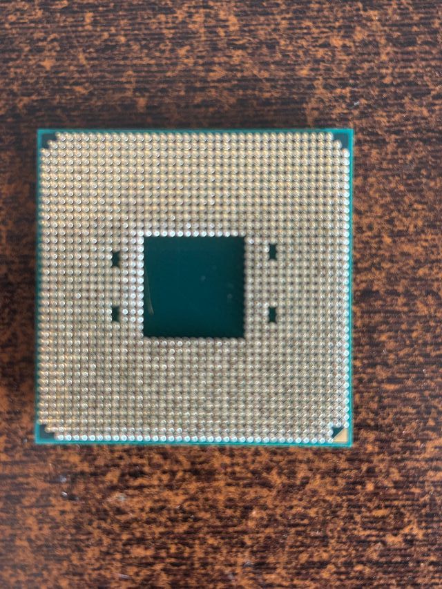 AMD Ryzen 3 3200G - Procesador 3.6 GHz