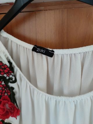 Blusa Zuki fiori rossi