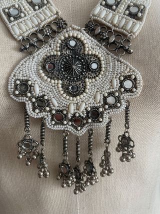 Collar artesanal plata blanco