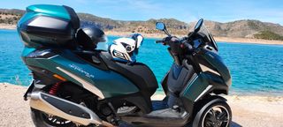 Peugeot Metropolis SW 400