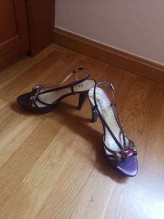 Sandalias Doriami Moradas con Pedrería
