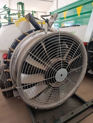 Atomizador remolcado de 2000L