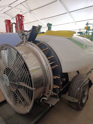 Atomizador remolcado de 2000L