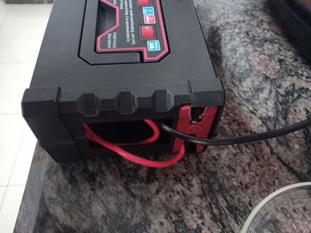 Cargador batería 12/24V coche moto camion