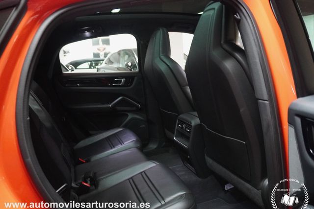 Porsche Cayenne 2021