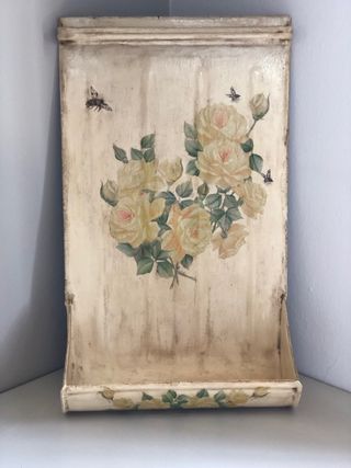 Portamestoli shabby chic con rose