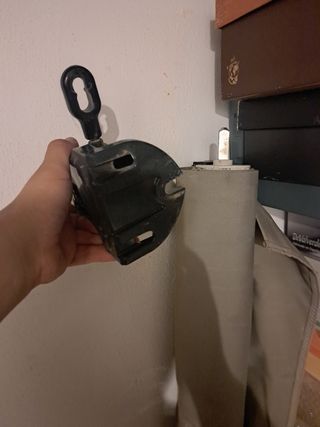 Toldo enrollable gris