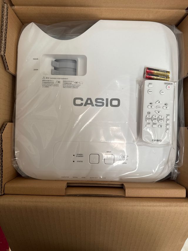 Proyector Casio XJ-V110W 3500 Lumens, Blanco de Segunda mano por