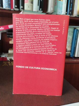 Teoría y política macroeconómica