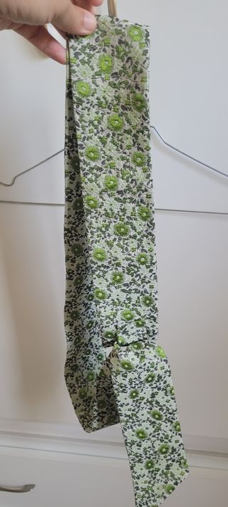 Cintura floreale bianca e verde