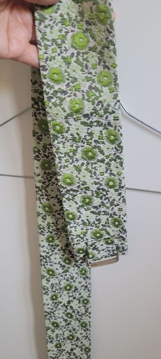 Cintura floreale bianca e verde