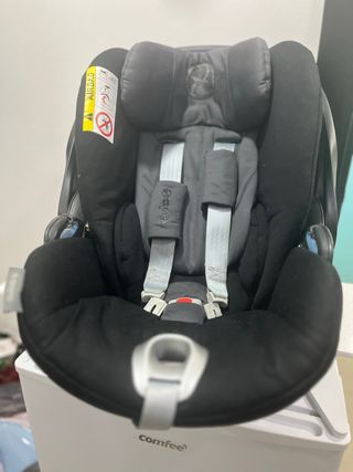 Silla de coche Maxi-Cosi y tengo adaptadores 