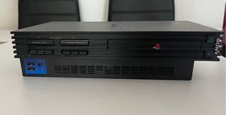 PS2 (PlayStation 2) negra
